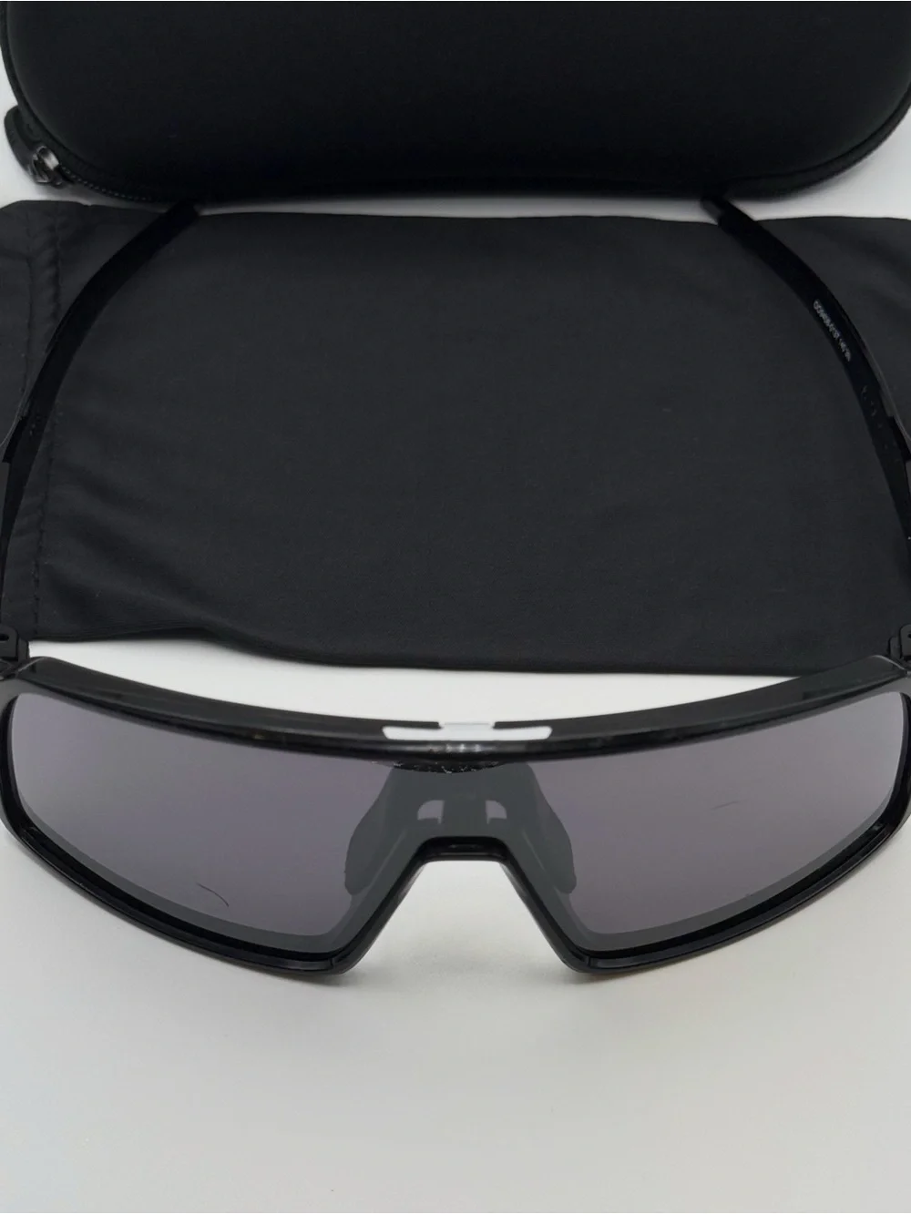 OAKLEY SUTRO OO9406-0137 POLISHED BLACK  PRIZM BLACK